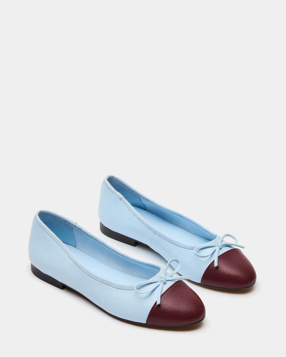 Steve Madden Kit Flats in Blue