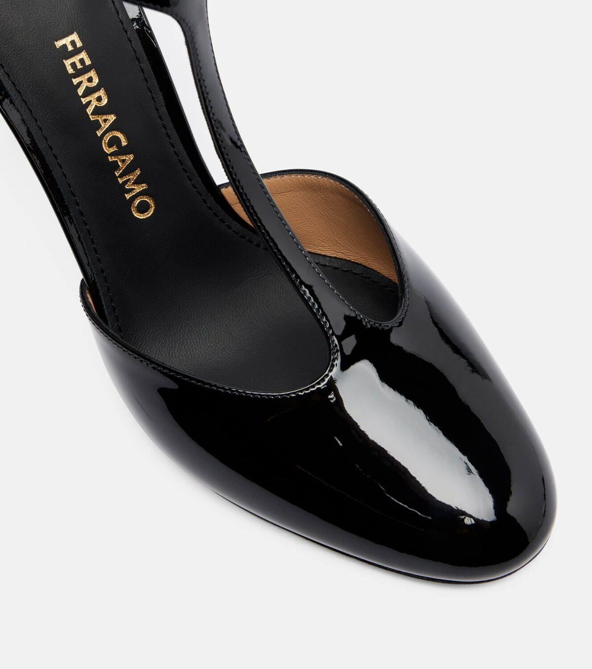 Ferragamo Leather pumps