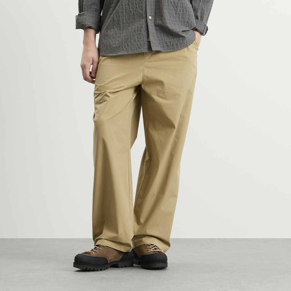 A.P.C. Men's Ricky Pantalon in Dark Beige