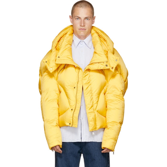 Photo: Chen Peng Yellow Short Quilted Puffer Jacket 