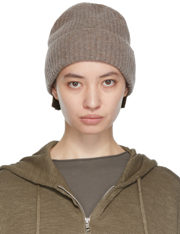 Photo: extreme cashmere Taupe n°211 Ami Beanie