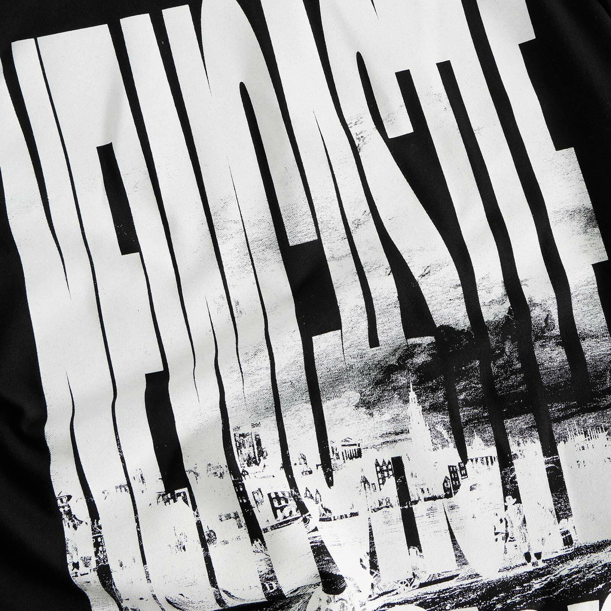 END. Newcastle T-Shirt in Black