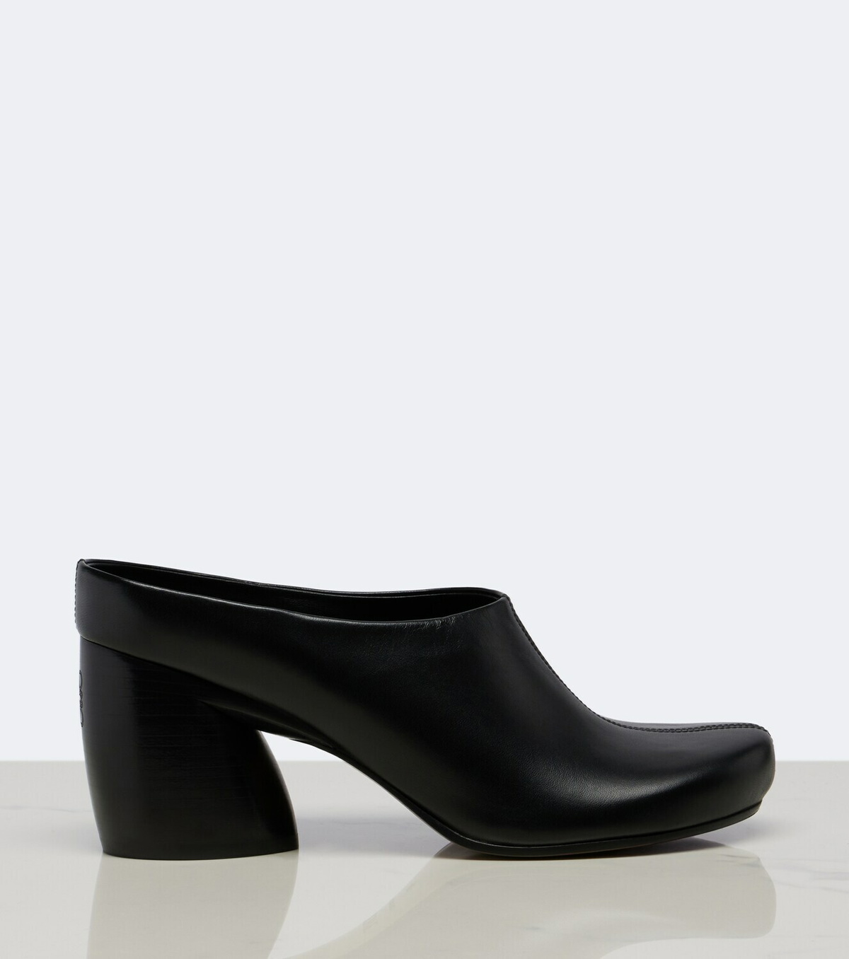 Loewe Oval leather mules