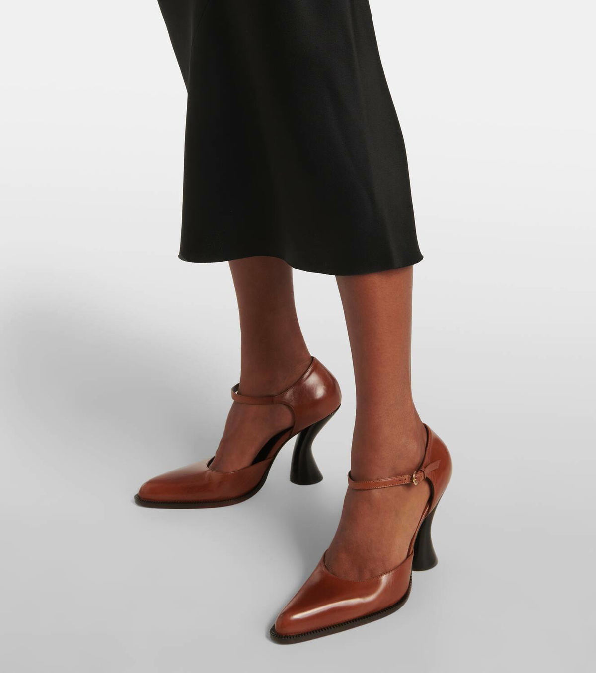 注目の的！【Dries Van Noten】95 leather pumps 95 leather pumps in black - Dries Van Noten | Mytheresa