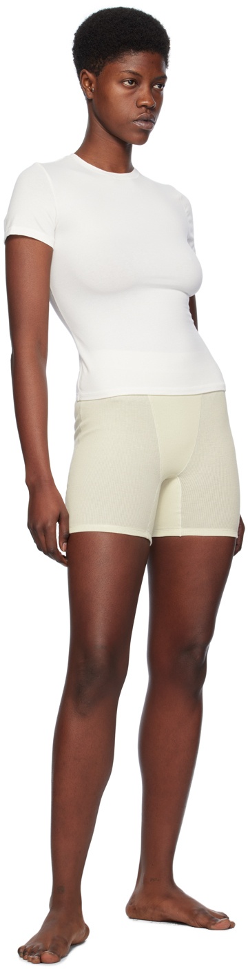 https://cdn.clothbase.com/uploads/b3ff16e4-33c3-43ba-807f-0c53a29bc1b9/off-white-cotton-rib-boxer-boy-shorts.jpg