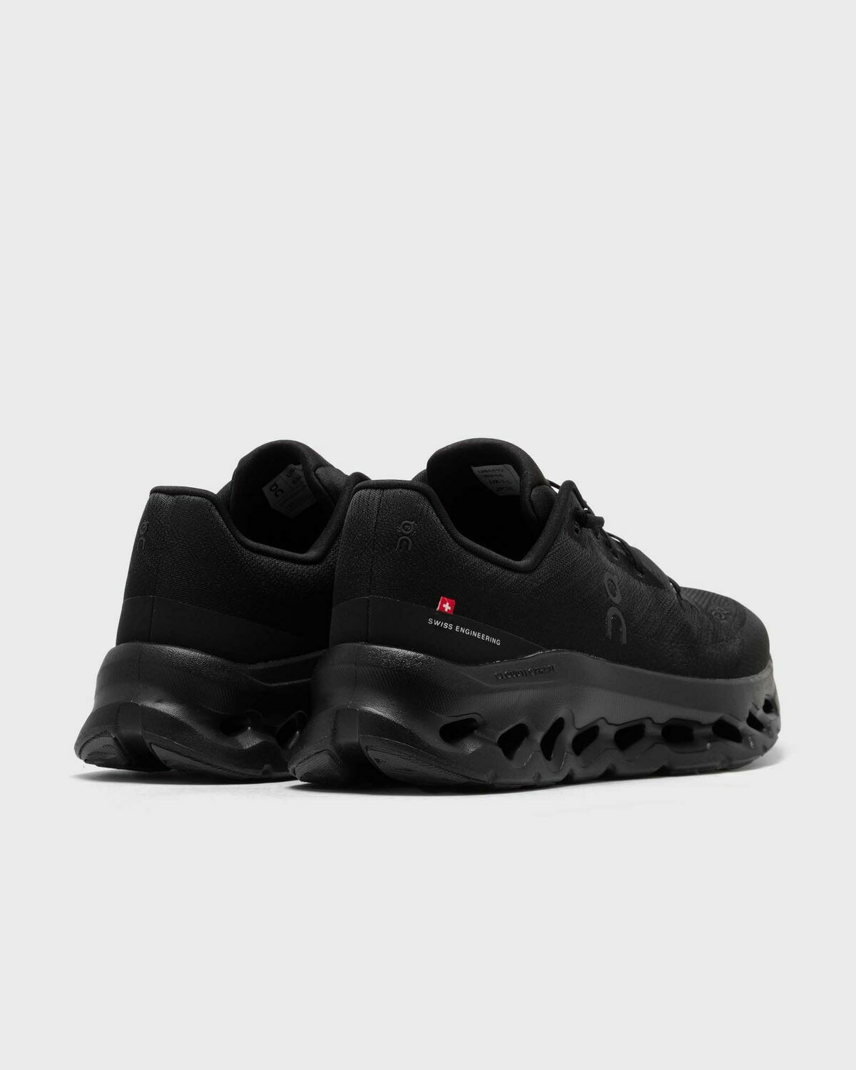 On Cloudtilt Black Lowtop/Performance & Sports On
