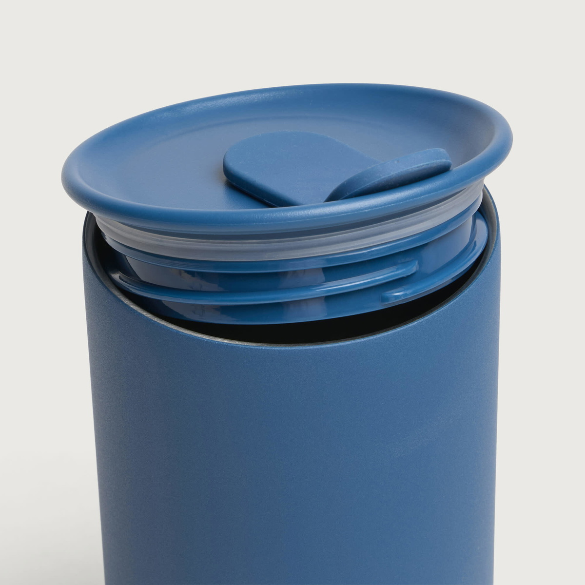 HAY Outdoor Market Thermo Mug in Blue