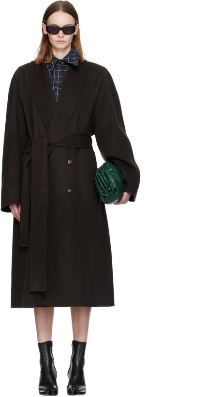 Photo: WILLY CHAVARRIA Brown Smoker's Coat