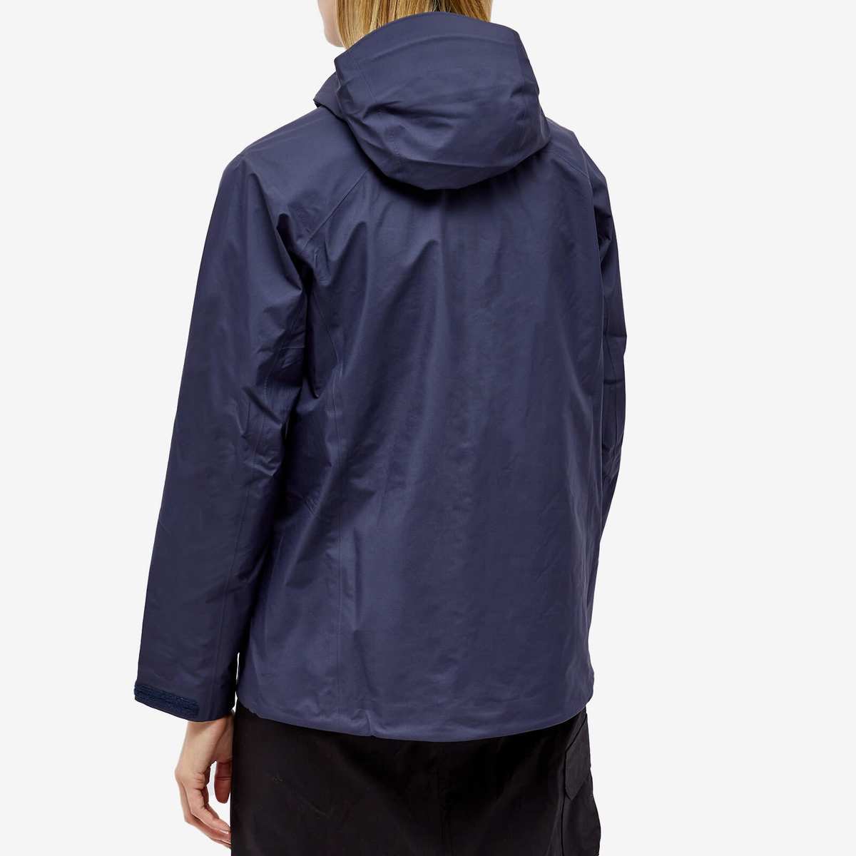 Arc'teryx Women's Beta Jacket in Black Sapphire Arc'teryx