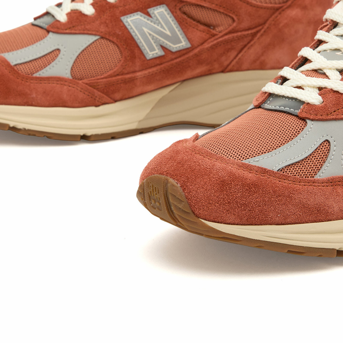New Balance 991v2 Sneaker in Potters Clay/Raw Sienna/Harbor Mist