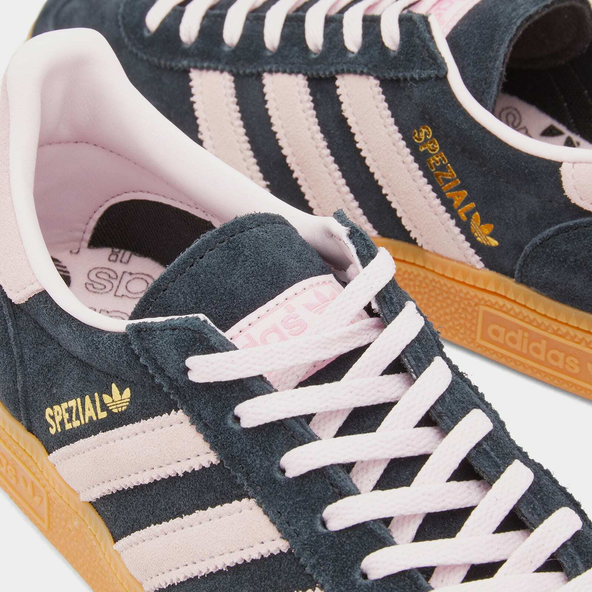 Adidas Handball Spezial Sneakers in Core Black/Clear Pink/Gum adidas