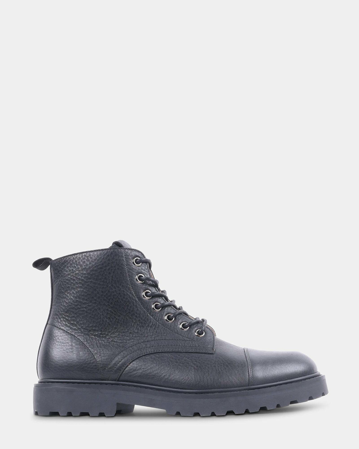 Steve Madden Uggo Boots in Black