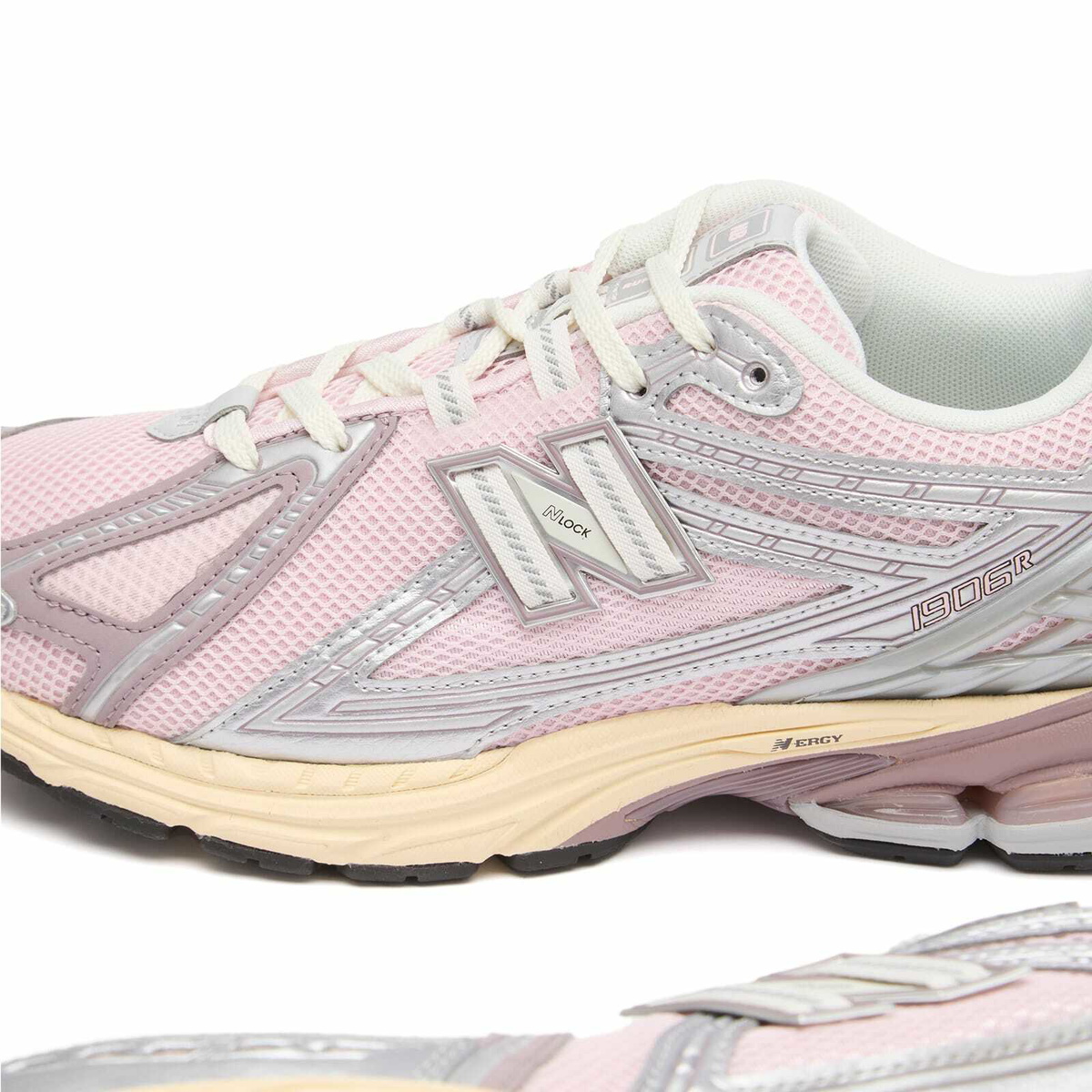 New Balance 1906R Sneaker in Rose Sugar