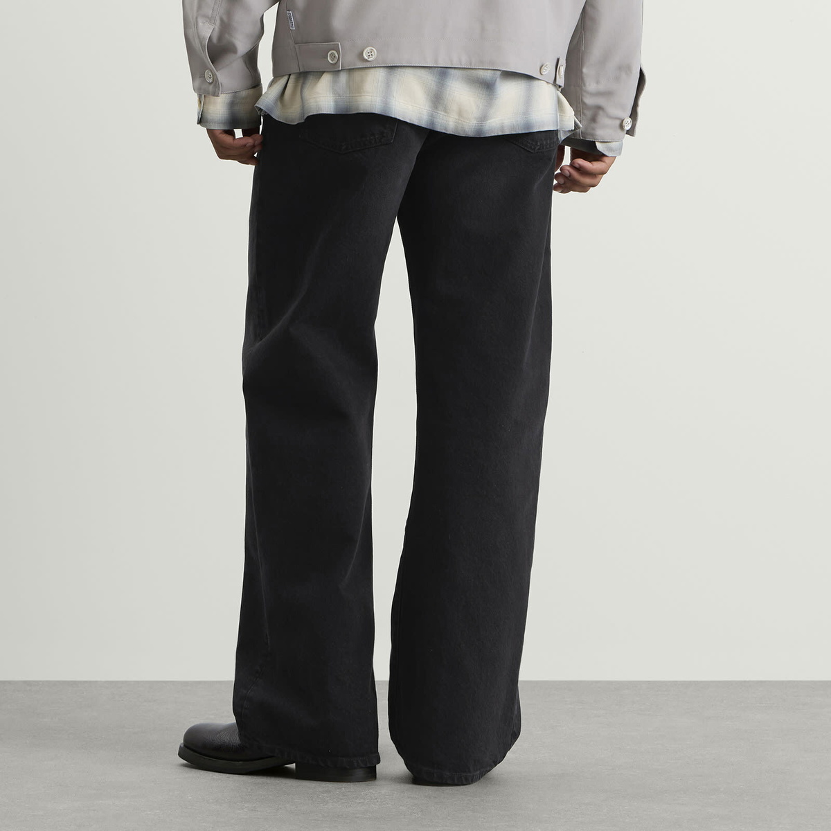 Maison Margiela Men's Double Pocket Trousers in Black Denim