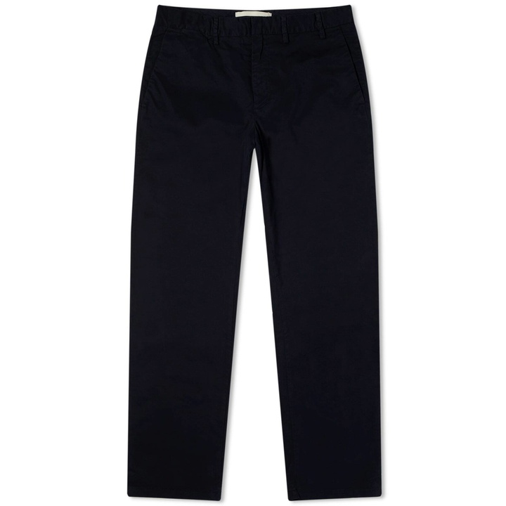 Photo: Norse Projects Men's Aros Regular Italian Brushed Twill Trousers in Dark Navy