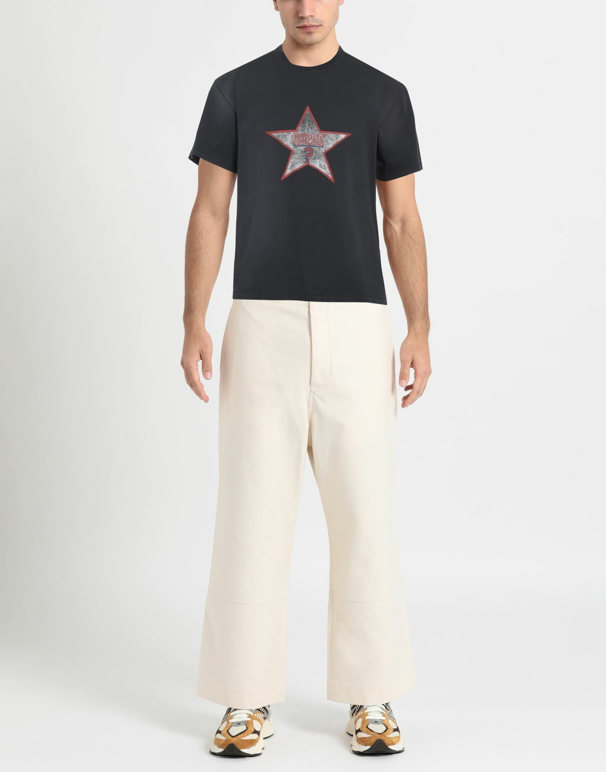 Guess Mens T-shirt in Black
