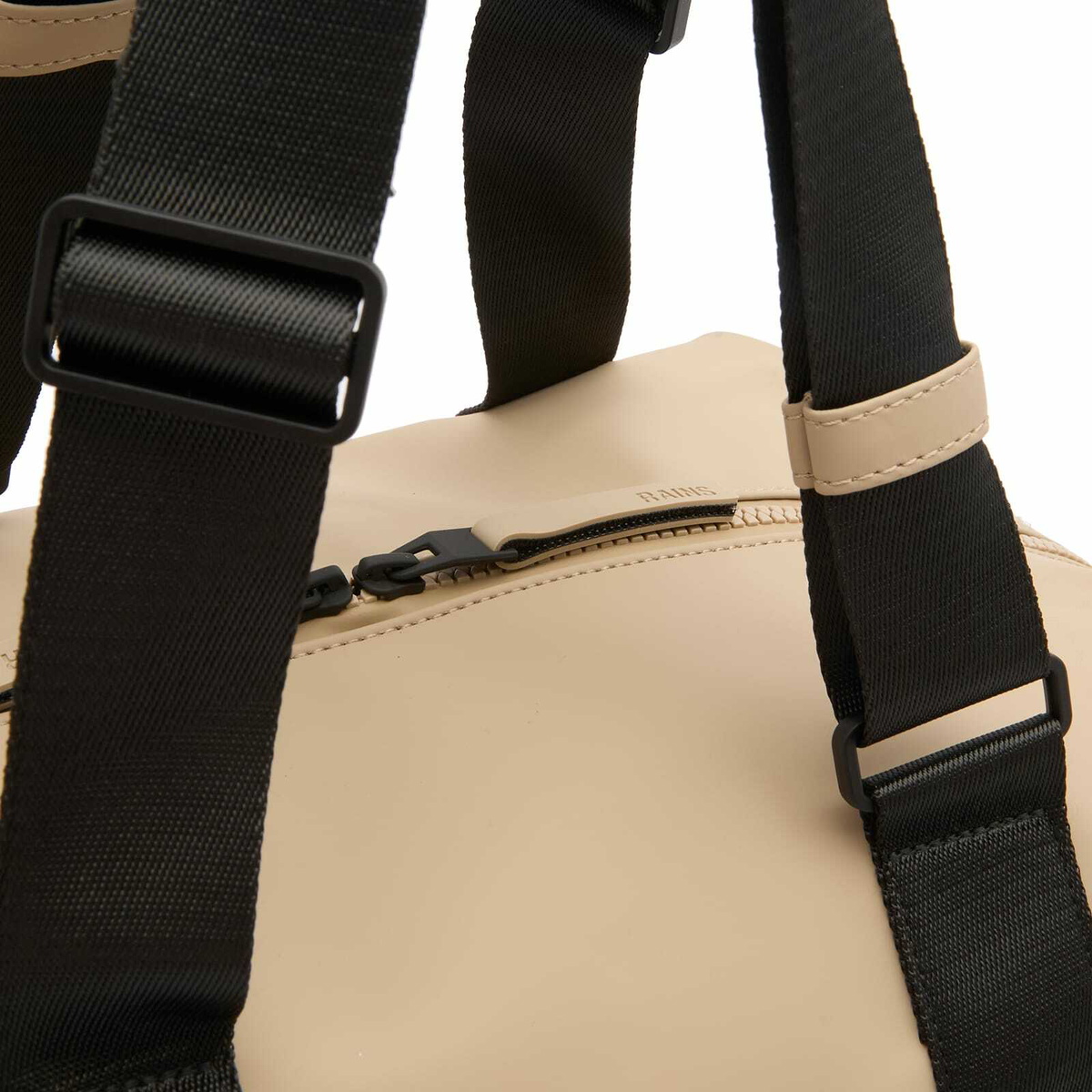 RAINS Valera Weekend Bag Small in Beige 
