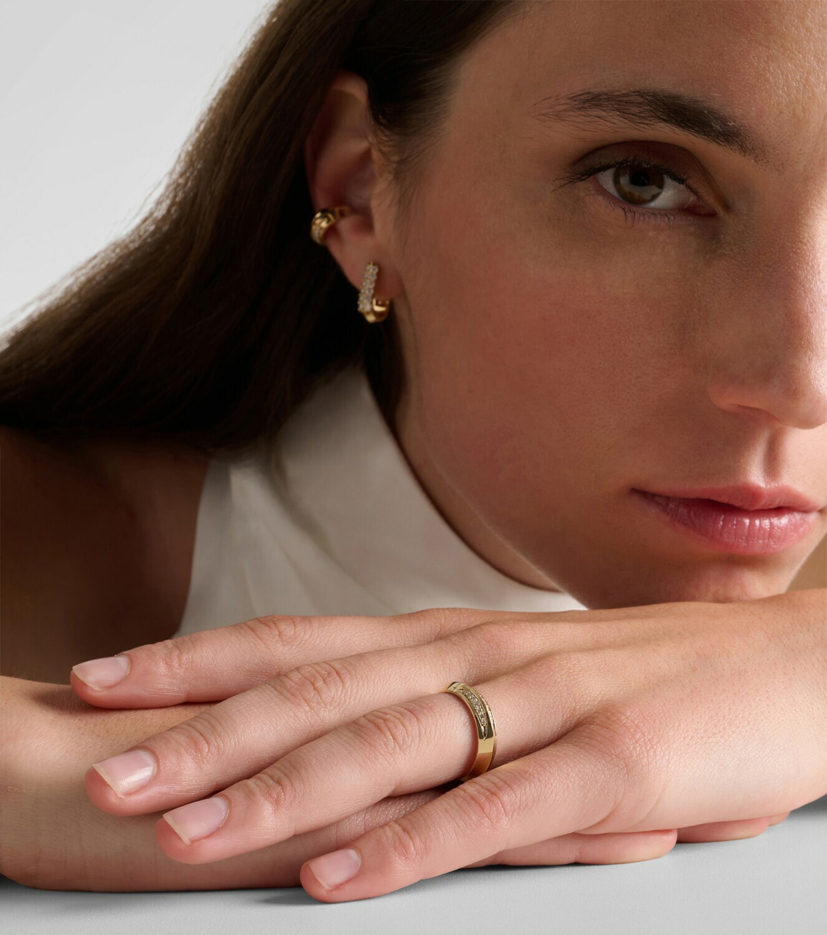 Stone and Strand Knife Edge 14kt gold ring with diamonds