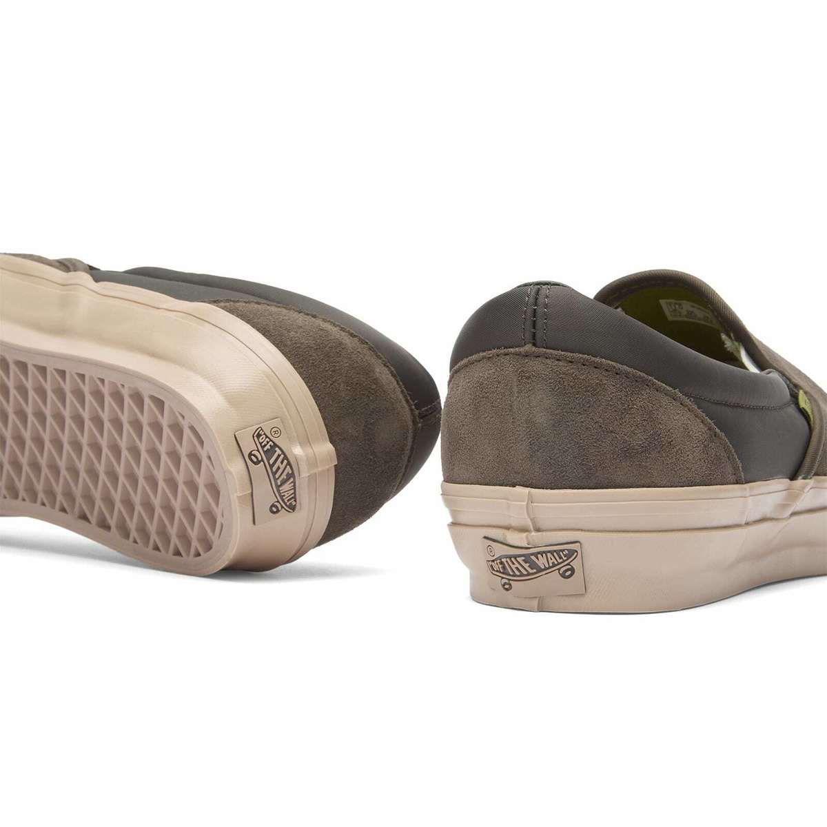 Vans LX Classic Slip-On 98 sneaker in Suede Coal Brown