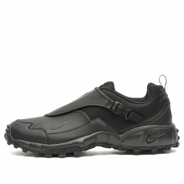 Photo: Nike Acg Phassad Sneaker in Black