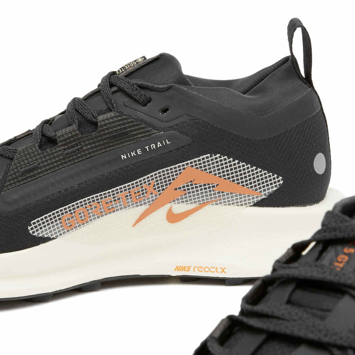 Nike Running Women's Nike Pegasus Trail 5 Gore-Tex Sneaker in Noir/Ivory/Monarch
