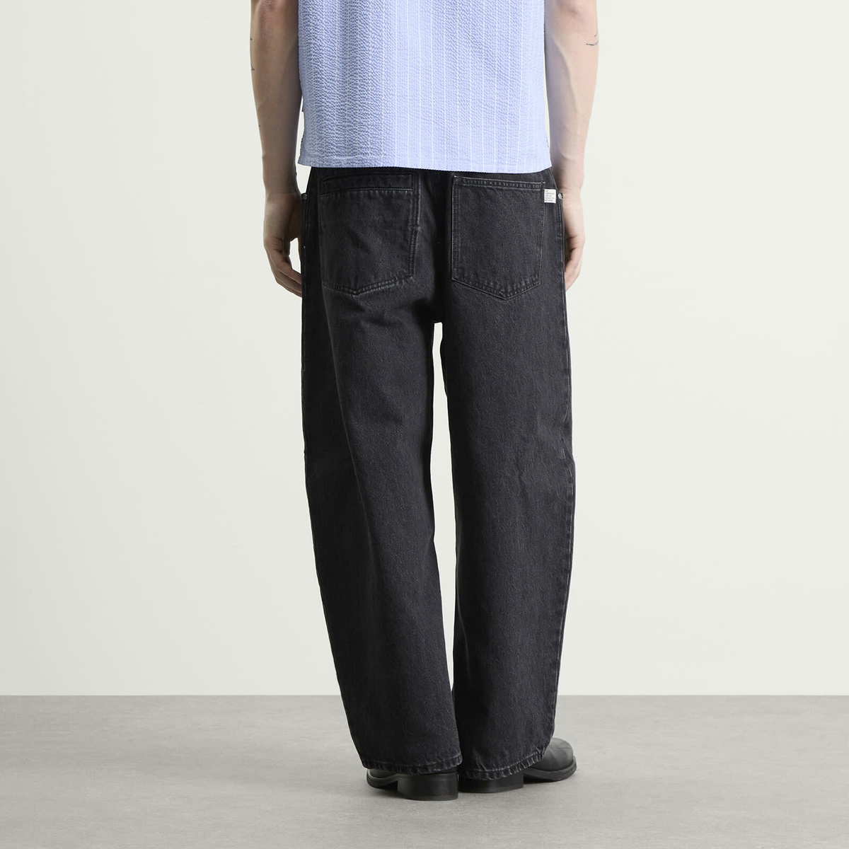 A Kind of Guise Men's Duma Pleated Denim Jeans in Grey Denim