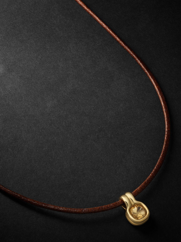 Photo: Fernando Jorge - Cushion 18-Karat Gold, Leather and Citrine Necklace