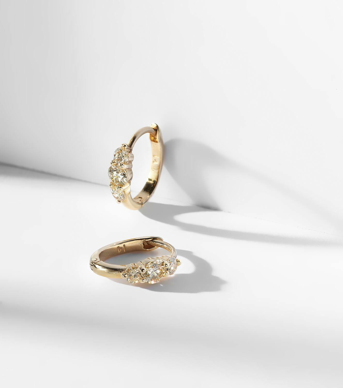 Ileana Makri Rivulet Small 14kt gold hoop earrings with diamonds