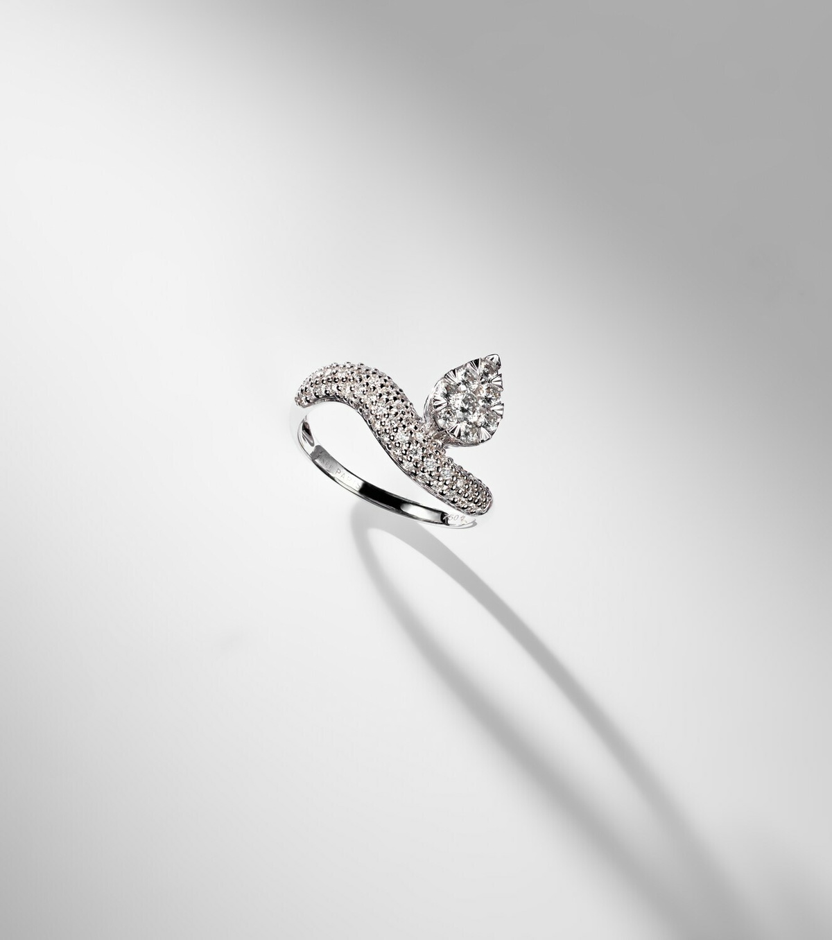 Persée Wave Alliance 18kt white gold ring with diamonds
