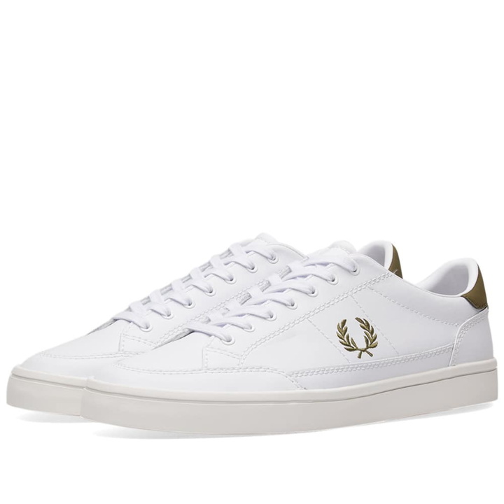 Photo: Fred Perry Deuce Leather Sneaker White