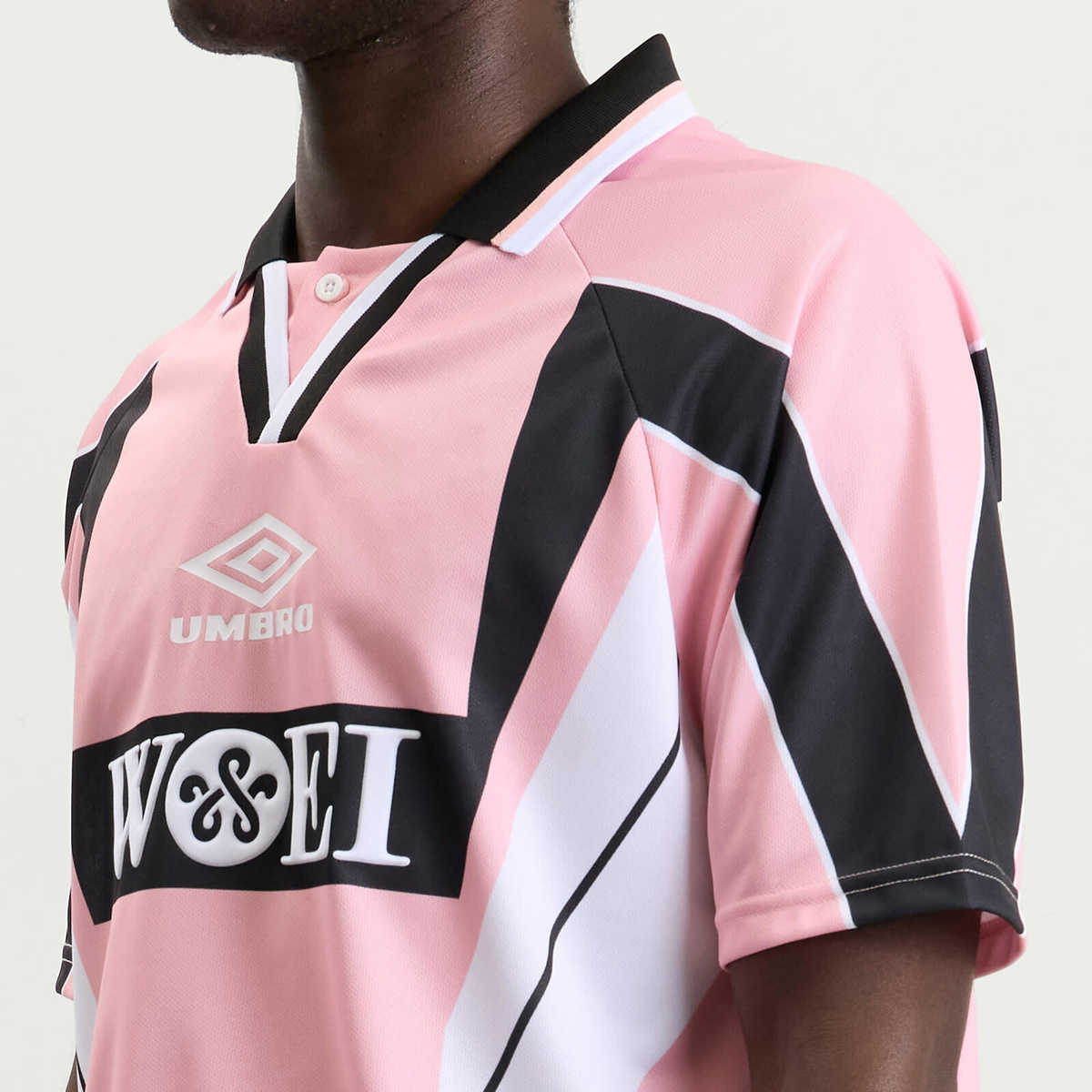 Umbro Men's x WOEI Away Jersey Top in Pink/Black