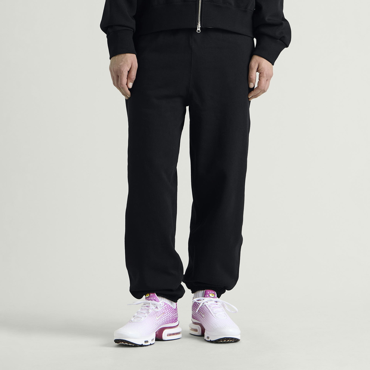 Nike Men's 560 Fleece Sweat Pant in Black