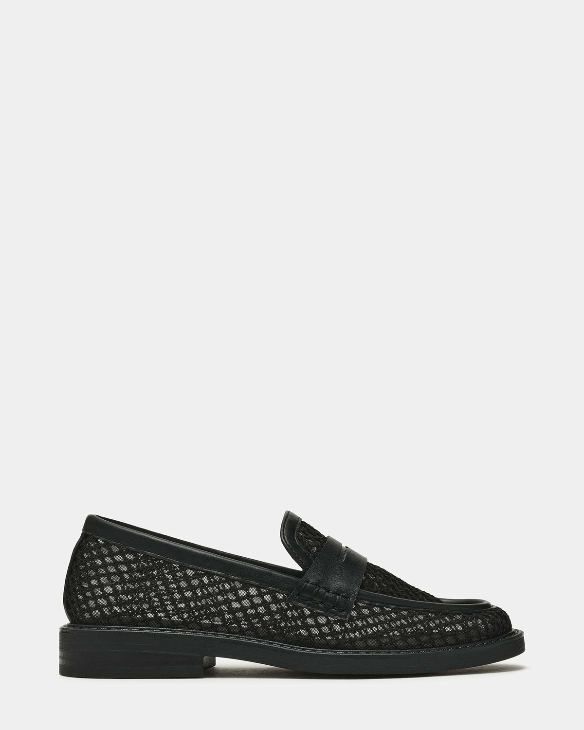 Steve Madden Madison-M Flats in Black