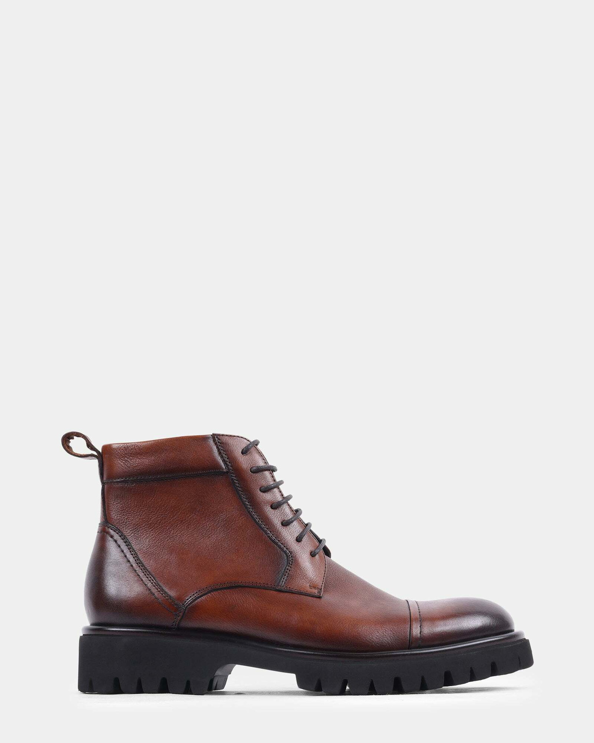 Steve Madden Gavvinn Boots in Tan