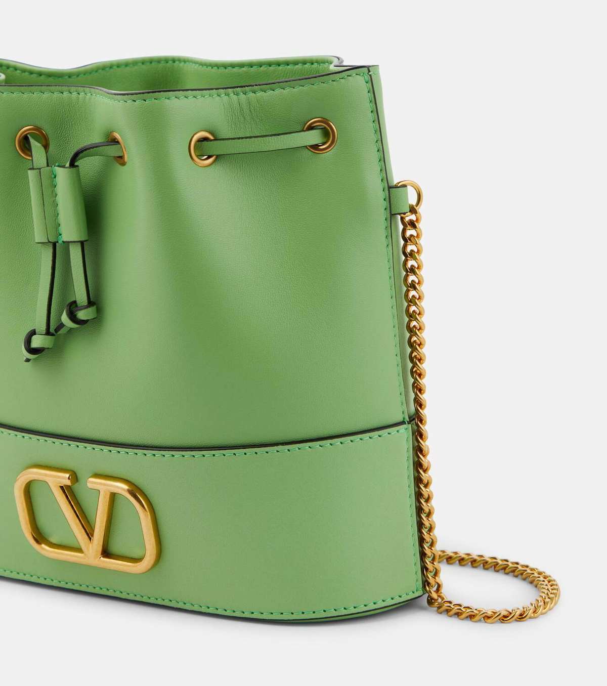 【VALENTINO】VLOGO SIGNATURE SMALL BUCKET Valentino Garavani VLOGO Signature Mini Drawstring Flower