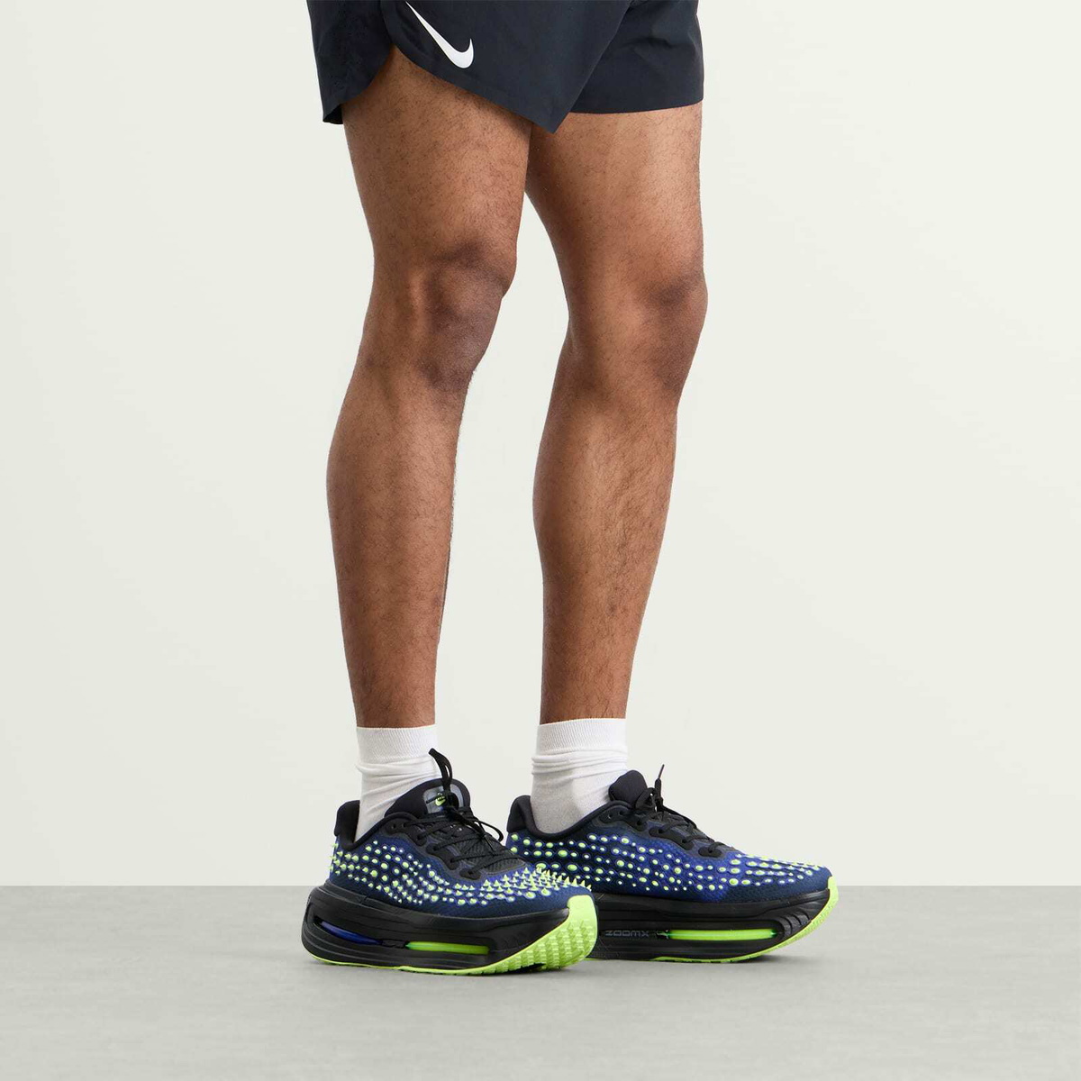 Nike Vomero Prm Qs Sneaker in Black/Volt/Violet
