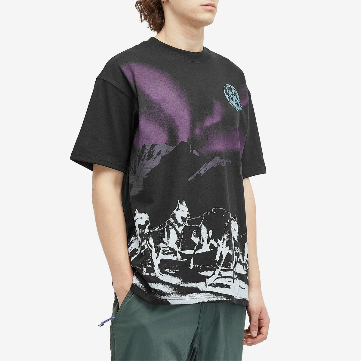 ★ドイツ発/送関込*NIKE ACG*新作*NORTHERN LIGHTS Tシャツ/BL★ Nike ACG Northern Lights T-Shirt - Black | Always in Colour