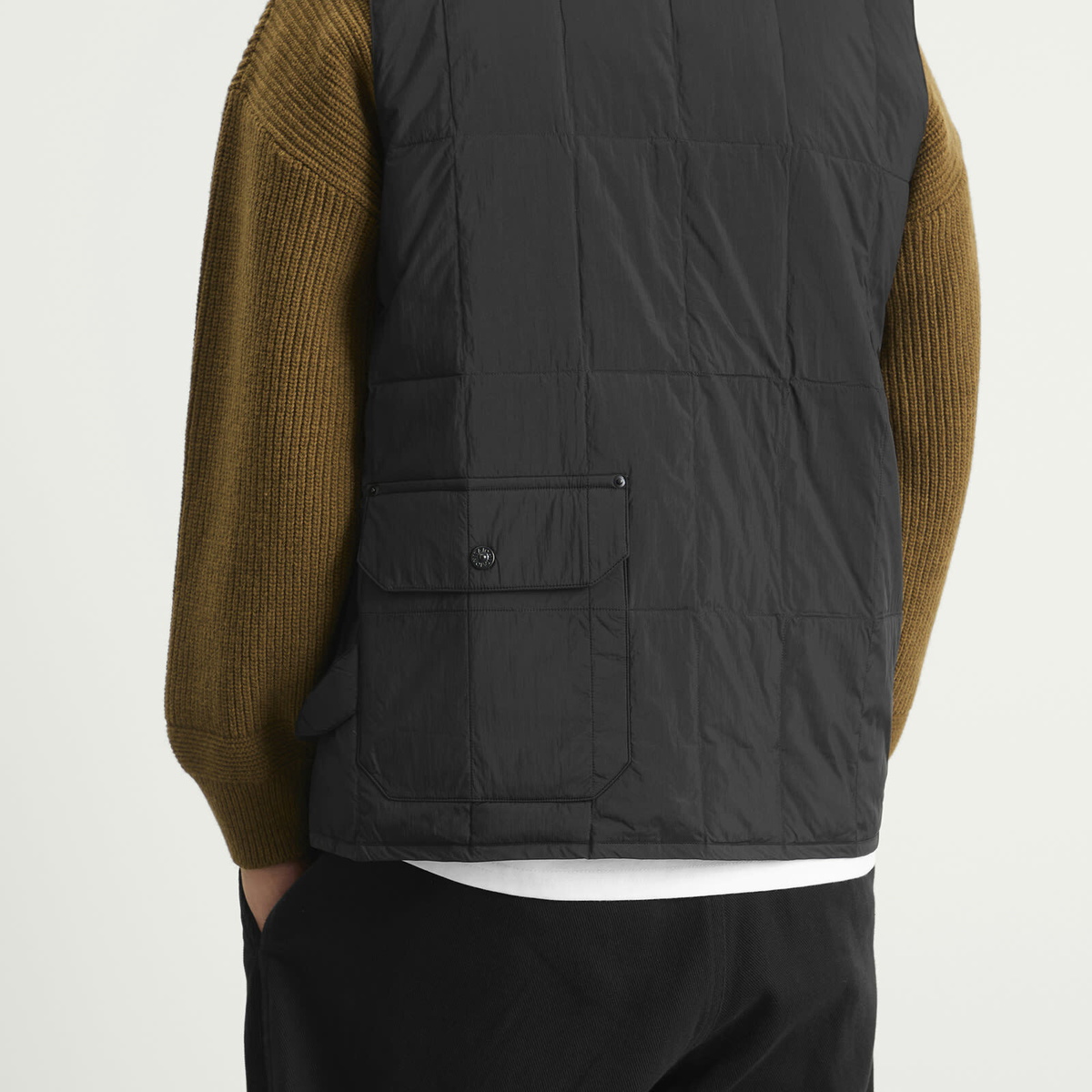 Taion Men's Work V-Neck Button Down Vest in Black