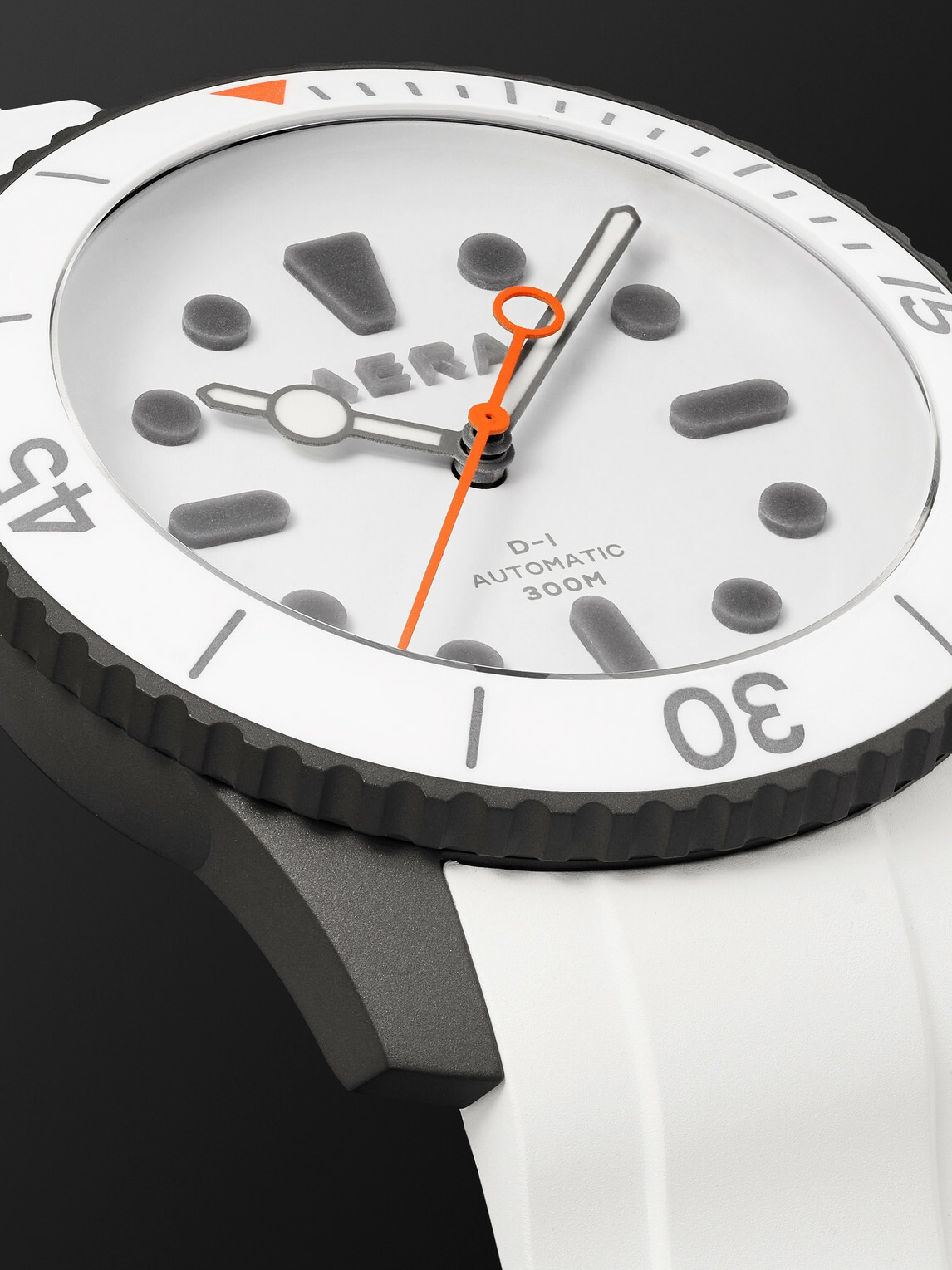 Aera - Todd Snyder D-1 Diver Limited Edition Automatic Titanium Watch - White