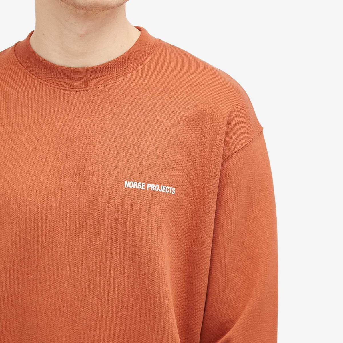 【関税込み】NORSE PROJECTS オレンジ Arne スウェットシャツ Norse Projects Men's Arne Organic Logo Crew Sweatshirt in