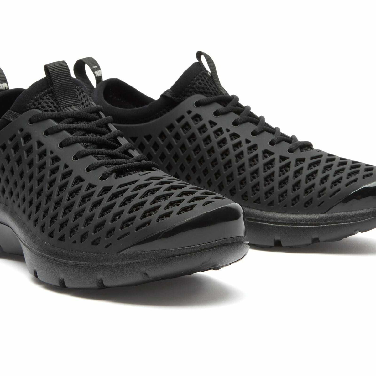 Nike Rejuven8 Run OG QS Sneaker in Black/Sail