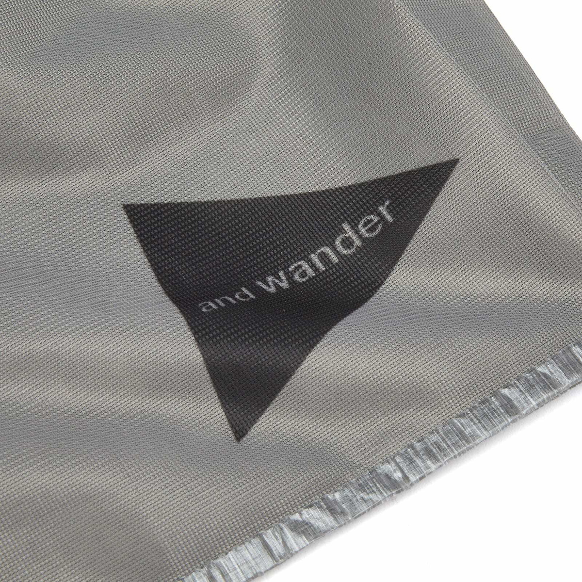 and wander Dyneema Sacoche in Charcoal 