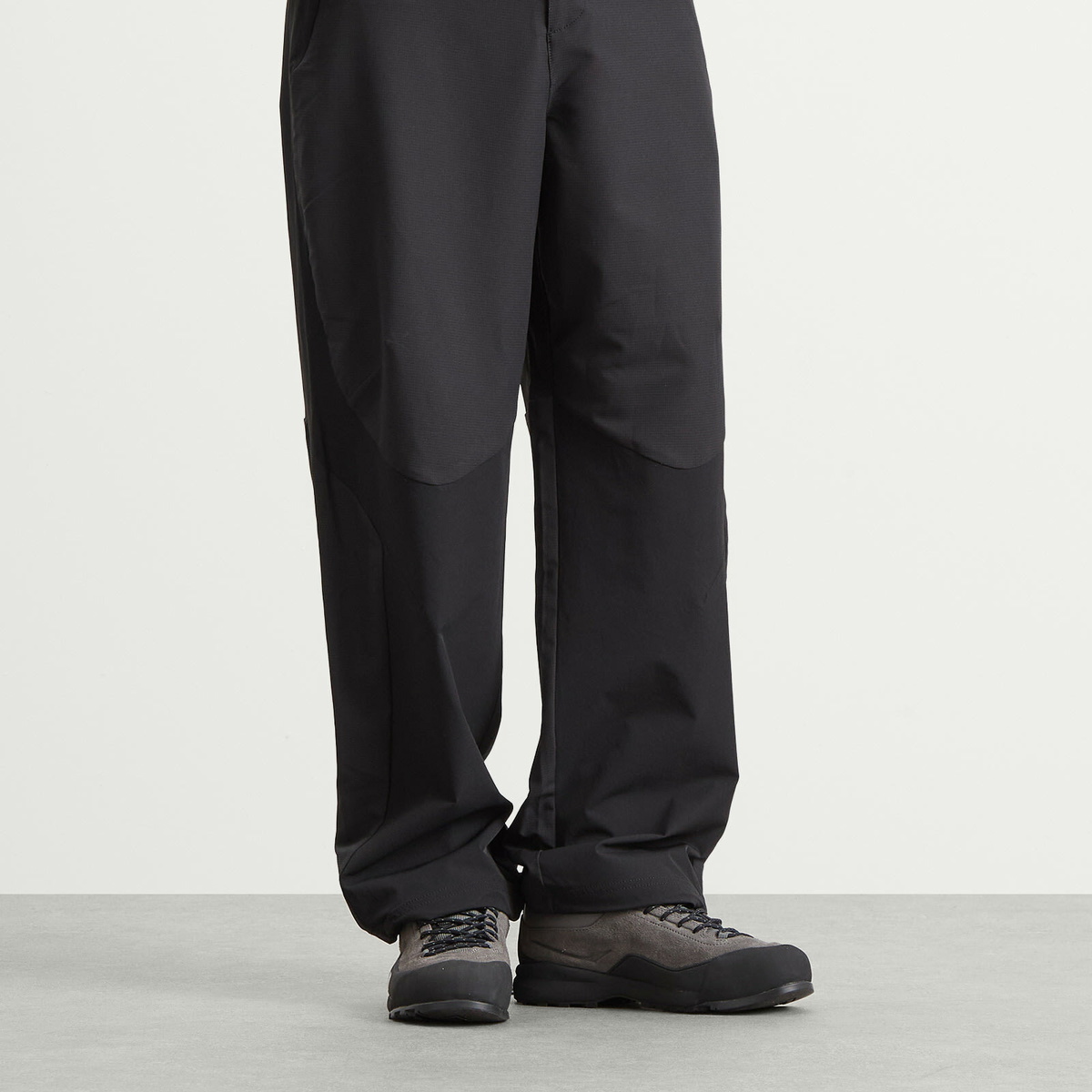 The North Face Men's Verto Approach in Smoked Pearl/Tnf Black