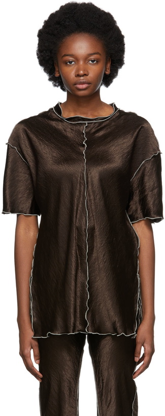 Photo: Yuzefi Brown Curly T-Shirt