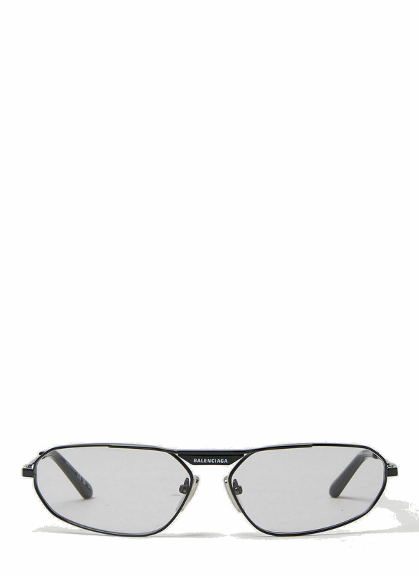 Photo: Oval Frame Sunglasses in Black