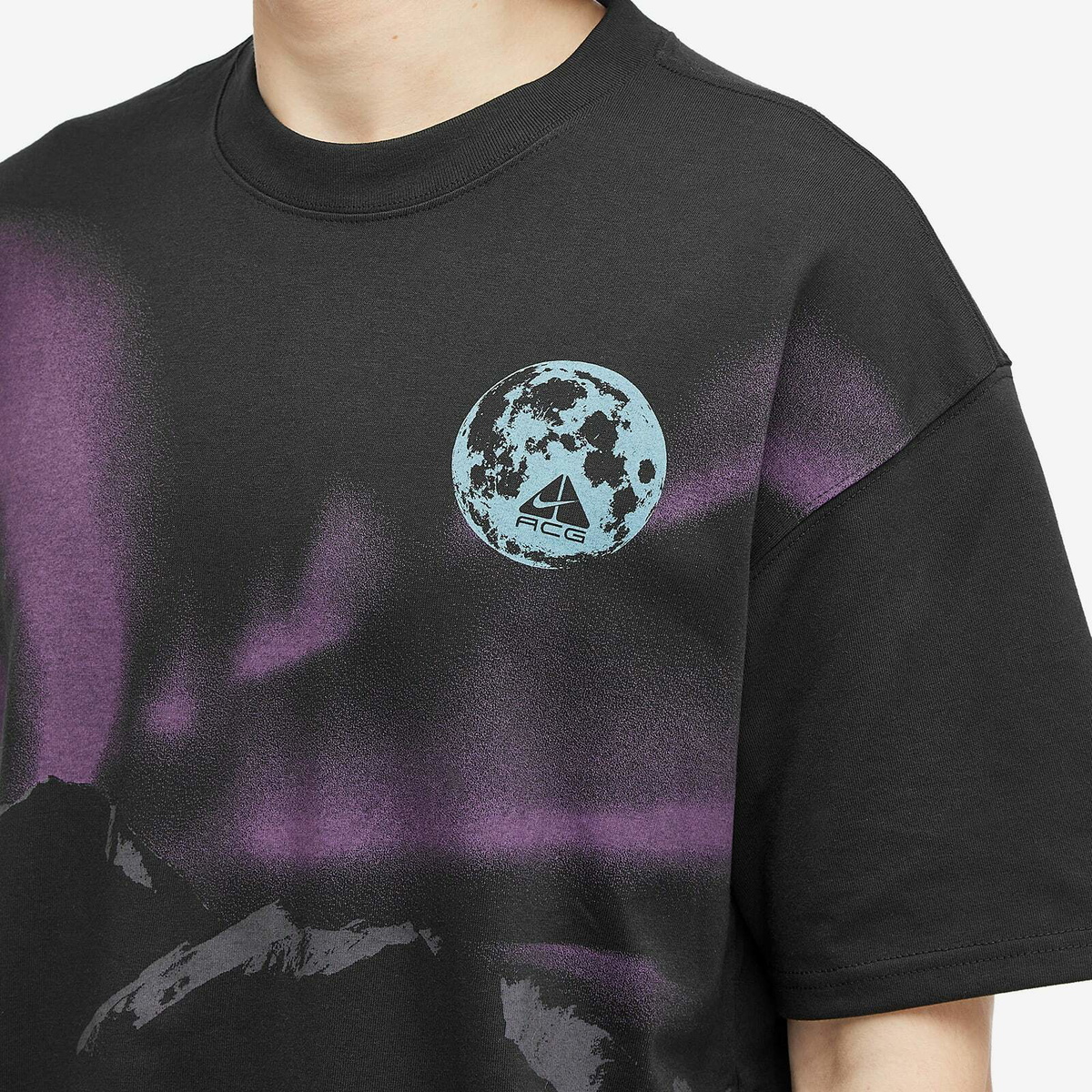 ★ドイツ発/送関込*NIKE ACG*新作*NORTHERN LIGHTS Tシャツ/BL★ Nike Men's ACG Northen Lights T-Shirt in Black Nike