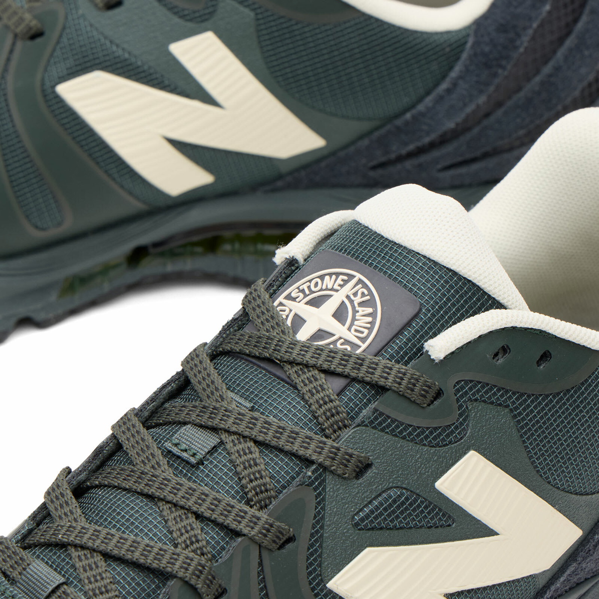 New Balance x Stone island 1890 Sneaker in Deep Forest
