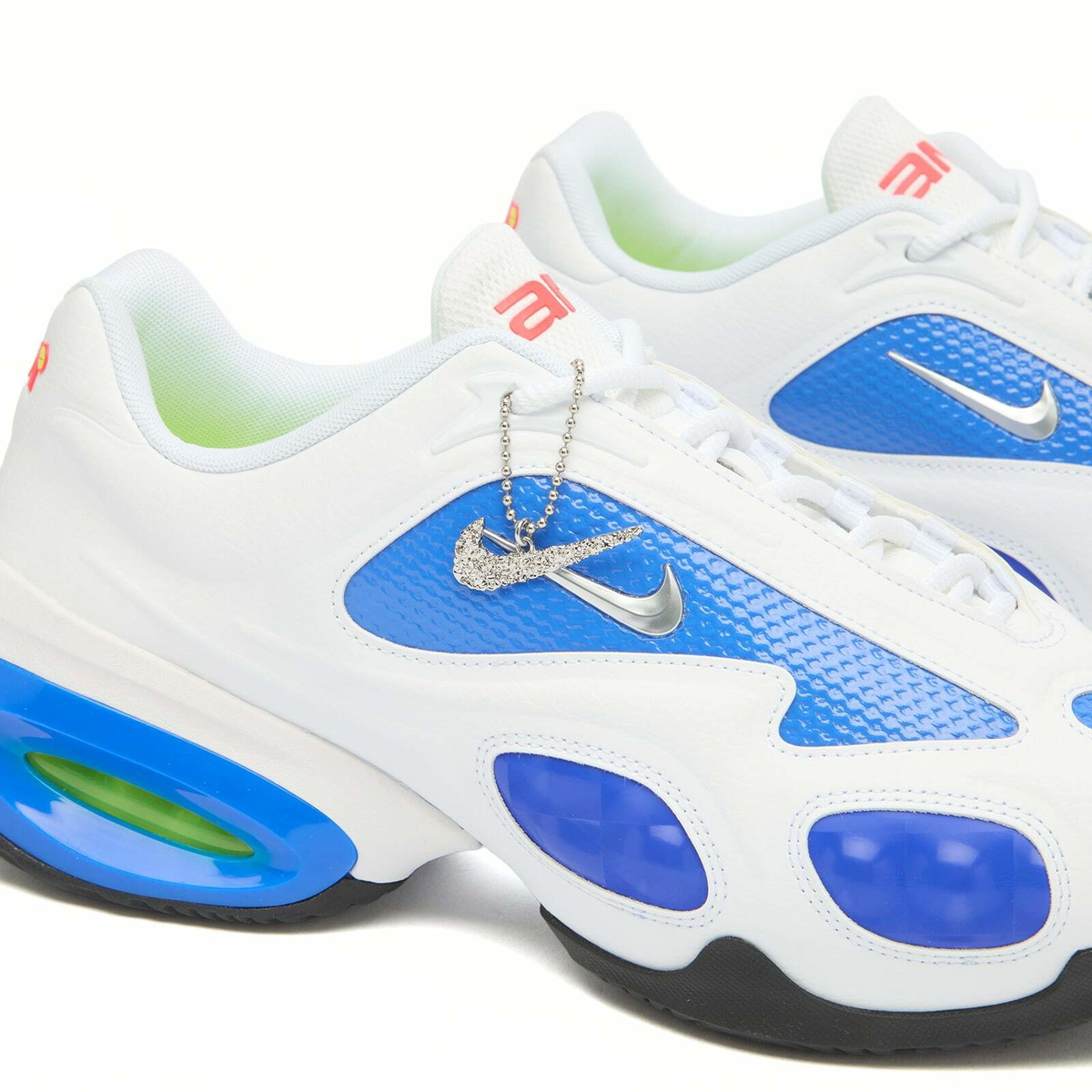 Nike Wmns Air Max Muse Vc Sneaker in White/Brt Crimson/Black