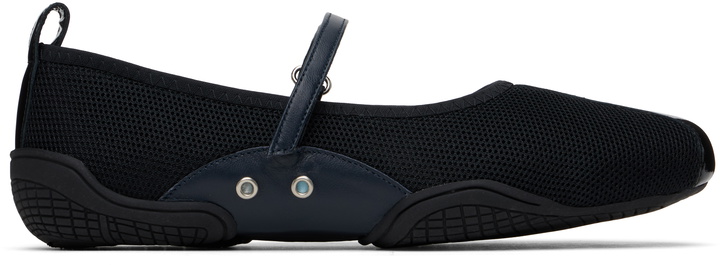 Photo: Nicole Saldaña Black Sophie Ballerina Flats