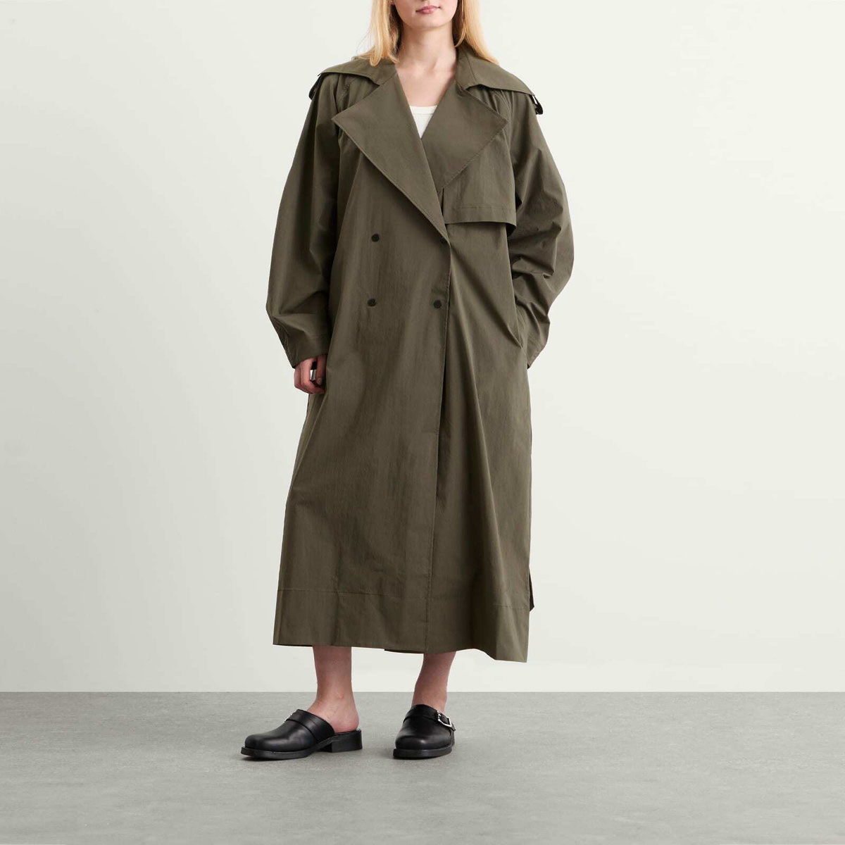 ST. Agni Women's Relaxed Trench Coat in Khaki